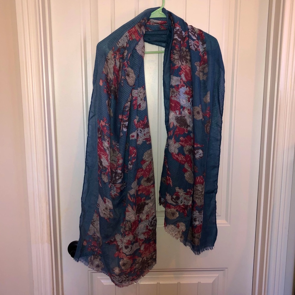 Wrap around scarf
